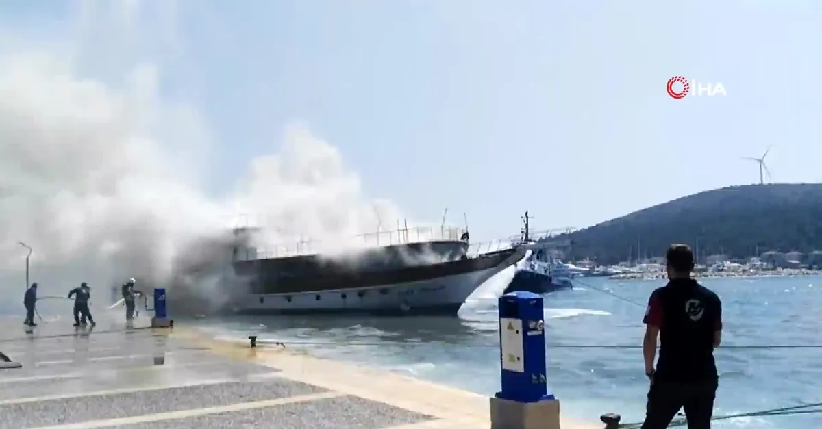 Çeşme'de gezi teknesinde yangın