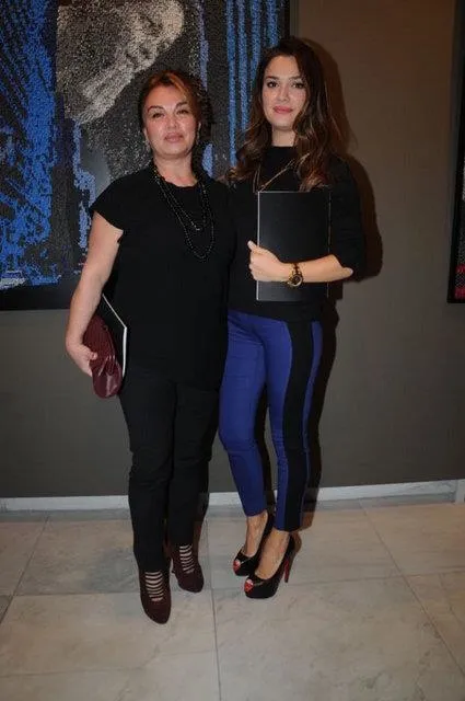 Arzu Savgı ile kızı Tuğana Savgı dijital soygun kurbanı! Sahte antika ile 233 bin TL'leri çöp oldu-2
