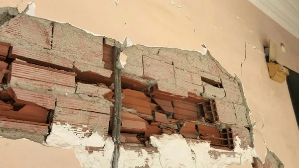 izmir-depreminin-ardindan-enkaz-altindaki-cocuktan-kurtarma-personeline-abi-sen-gitme-1604091099164.jpg İzmir depreminin ardından enkaz altındaki çocuktan kurtarma personeline: Abi sen gitme…-3