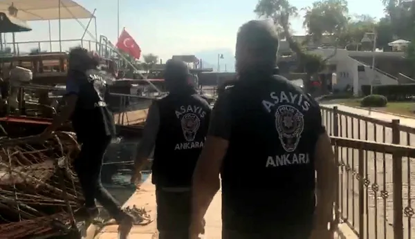 ankara-emniyetinden-polisiye-romanlarina-ilham-verecek-marina-operasyonu-1593342460393.jpg Ankara Emniyeti'nden polisiye romanlarına ilham verecek "Marina" operasyonu-4