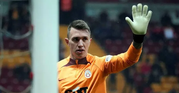 Muslera’dan kafa karıştıran paylaşım!