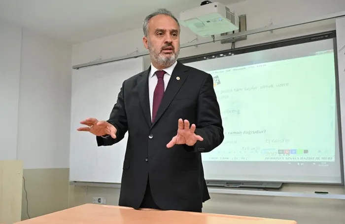 universite-yolunda-buyuksehir-yaninizda-1697551625088.jpeg Üniversite yolunda Büyükşehir yanınızda-1