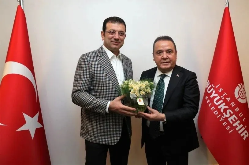 15-milyon-euroluk-itirafta-baz-gercegi-iste-muhittin-bocek-ve-ekrem-imamoglunun-sinyal-haritasi-1787212695695.jpeg 15 milyon euroluk itirafta "baz" gerçeği! İşte Muhittin Böcek ve Ekrem İmamoğlu'nun sinyal haritası!-3