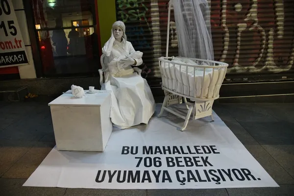 kadikoy-halki-bile-yuksek-sese-karsi-isyan-etti-uyuyamiyoruz-1630922708792.jpg