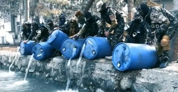 Afganistan’da alkolle mücadele... Taliban istihbaratı 3 ton içkiyi Kabil Nehri’ne döktü