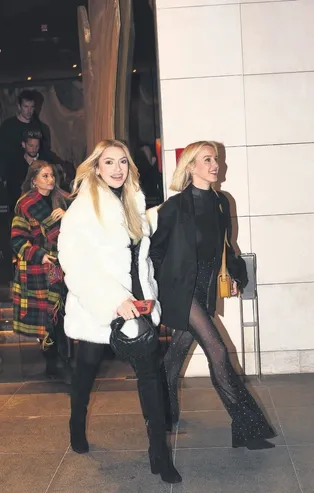 Yeniköy’de 40 milyon TL’ye yalı dairesi aldığı iddia edilen Hadise arkadaşlarıyla İstinye'de yakalandı