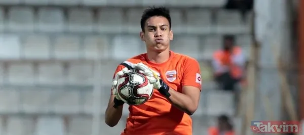 Trabzonspor'un Çok İyi Kalecileri Var. Şu Anda Trabzonspor'da Oynaması İmkansız. Her Futbolcunun Oynayabileceği Bir Kulüp Mutlaka Vardır.