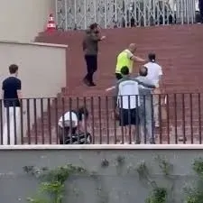 1785857682865.jpeg Lucas Torreira'ya yumrukla saldırmıştı: İstenen ceza belli oldu! Olayın sebebi kız meselesi-6