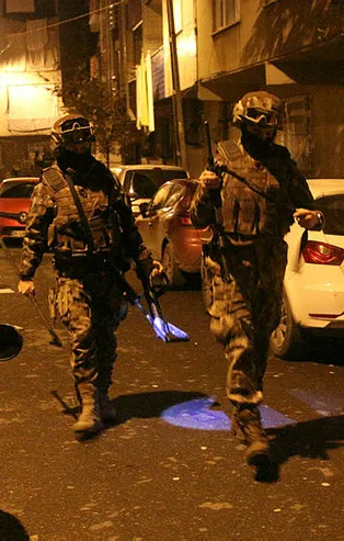 Uyuşturucu satıcılarına şafak operasyonu