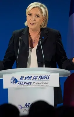 Le Pen partisinden istifa edeceğini bildirdi
