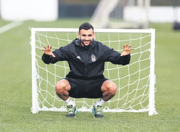 besiktasta-mutlulugun-fotografi-1621646518363.jpeg Beşiktaş’ta mutluluğun fotoğrafı-2
