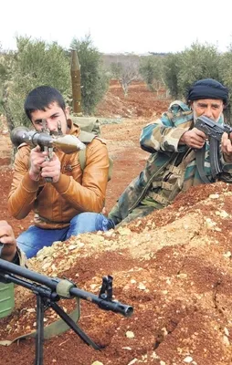 Kürtler YPG’yle savaşıyor