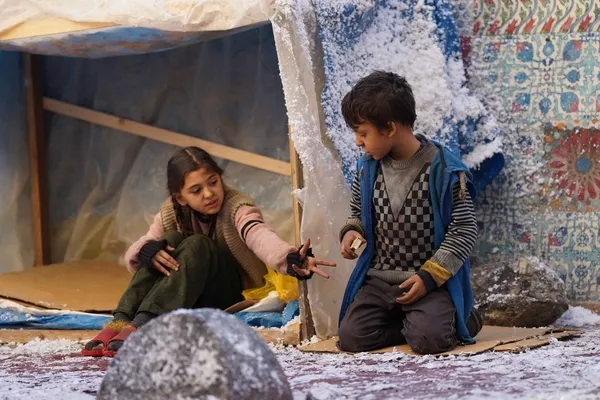 ates-kuslari-nefes-kesti-ali-konustu-buyuk-sir-perdesi-aralandi-gulayse-bu-buyuk-sirri-ogrenebilecek-mi-1673640769726.jpg Ateş Kuşları nefes kesti! Ali konuştu, büyük sır perdesi aralandı: Gülayşe bu büyük sırrı öğrenebilecek mi?-4