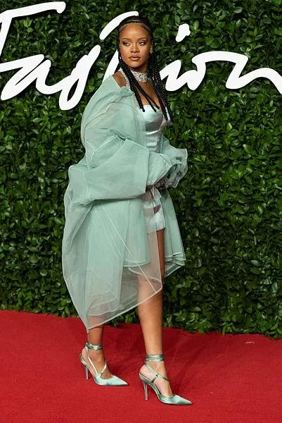 Türkiye rüyası ertelendi! Rihanna ve sevgilisi Asap Rocky'nin Bodrum planına yangın engeli!-4