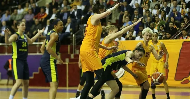Kadınlar Basketbol Süper Ligi Play-Off mücadelesinde Fenerbahçe Galatasaray'ı devirdi