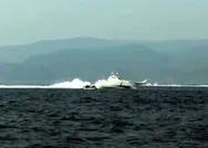 Son dakika: Yunan Sahil Güvenlik unsurlarınca Türk kara sularına itilen bottaki 48 göçmen kurtarıldı