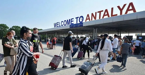 4 günde geçen yılı solladı! Antalya’ya Rus turist akını