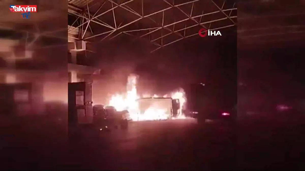 Başakşehir’de minibüs alev alev yandı