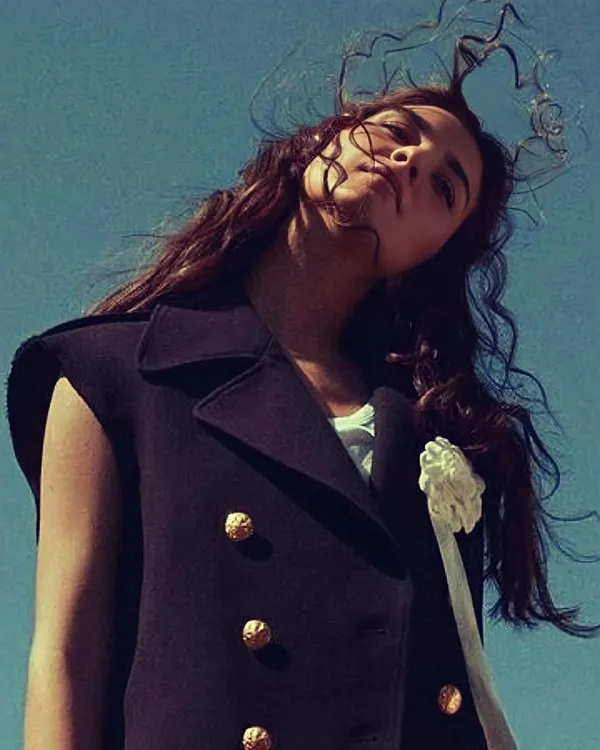 sefirin-kizinin-mavisi-tuba-buyukustunun-paylasimi-olay-oldu-final-yapan-diziye-bakin-nasil-veda-etti-1620765461403.jpg Sefirin Kızı’nın Mavi’si Tuba Büyüküstün’ün paylaşımı olay oldu! Final yapan diziye bakın nasıl veda etti…-5