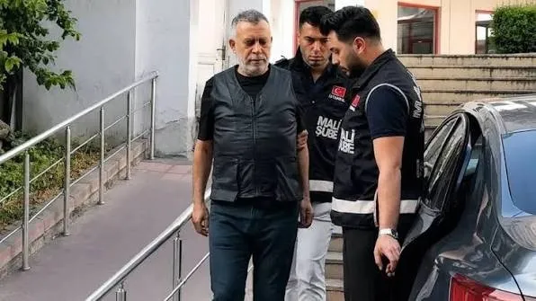 rusvet-aklayan-dovizciye-ahbaptan-para-transferi-1784499277846.jpeg Ahbap Derneği'nin CHP'li Rıza Akpolat'ın rüşvet soruşturmasında adı geçen dövizciye para gönderdiği ortaya çıktı-3