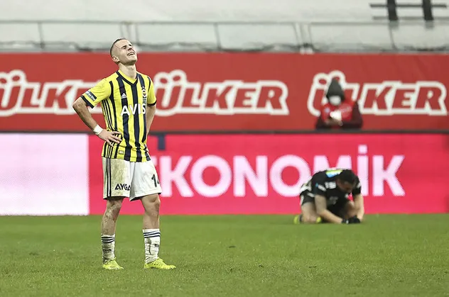 Fenerbahçe'nin yıldızı Dimitris Pelkas, Yunanistan'da sakatlandı
