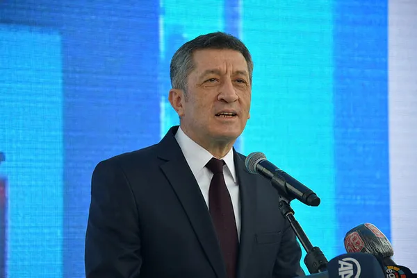 son-dakika-milli-egitim-bakani-ziya-selcuktan-dikkat-ceken-yuz-yuze-egitim-aciklamasi-1618068151413.jpg