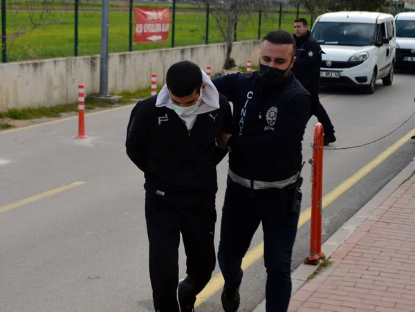 17-yasindaki-cocuk-babasini-pompali-tufekle-vurarak-oldurdu-1647932667094.jpg 17 yaşındaki çocuk babasını pompalı tüfekle vurarak öldürdü-3