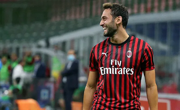 hakan-calhanoglunun-gelecegi-belli-oluyor-milan-mi-manchester-united-mi-iste-o-tarih-1613650412895.jpg Hakan Çalhanoğlu'nun geleceği belli oluyor! Milan mı Manchester United mı? İşte o tarih-4