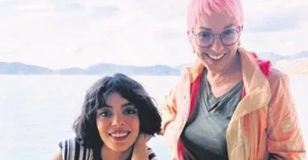 Sosyetik Dilara Endican oyuncu Selin Şekerci ile böyle poz verdi