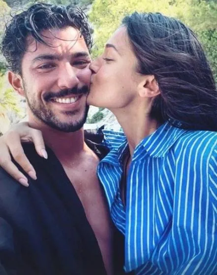 evlilik-telasi-pinar-deniz-ile-kaan-yildirimin-birlikte-yasadiklari-evi-tadilata-soktu-1684264465013.jpeg 'Ev'lilik telaşı: Pınar Deniz ile Kaan Yıldırım'ın birlikte yaşadıkları evi tadilata soktu!-2