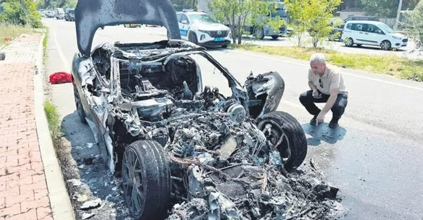 20 milyonluk Ferrari alev aldı: Sahibi Beşiktaş başkanının oğlu çıktı