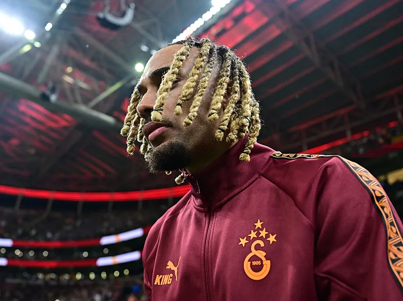 Fenerbahçe'nin eski hocası transferde Galatasaray'ın yıldızını istedi! - 10