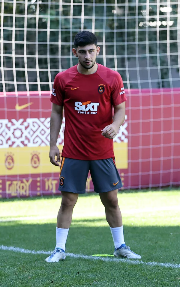 galatasaraylilari-uzecek-2-dakika-ayrintisi-yusuf-demirde-yerli-statu-firsati-boyle-kacti-1662974954600.jpg Galatasaraylıları üzecek 2 dakika ayrıntısı: Yusuf Demir'de yerli statü fırsatı böyle kaçtı-2