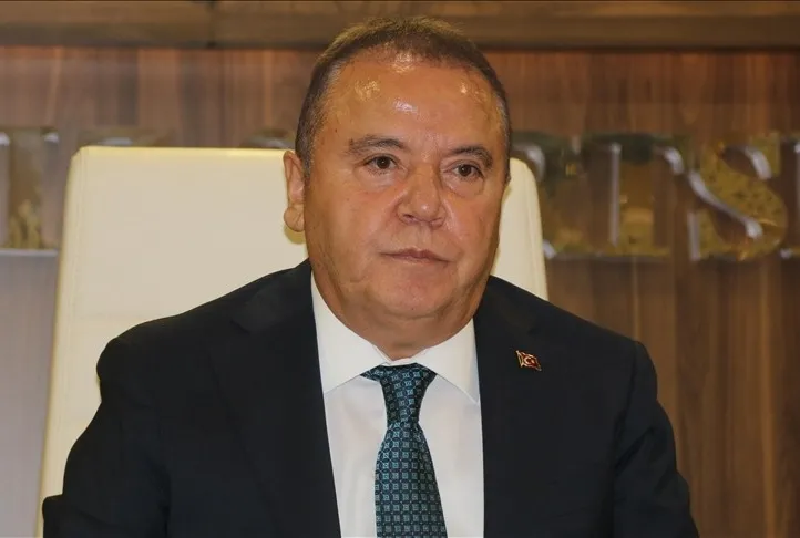Böcek hastaneye kaldırıldı