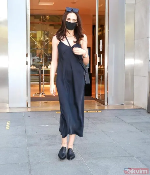 Ünlülerin koronavirüsle imtihanı! Kimi kurallara uydu kimi ise 'doğuştan mesafeliyim' dedi cezayı yedi... - 9