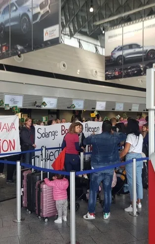 PKK yandaşları Türklere saldırdı