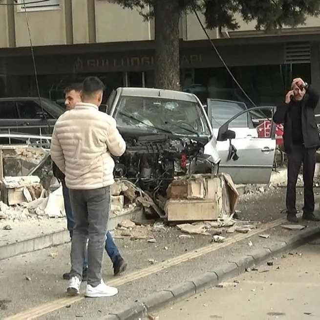 Kontrolden çıkan araç dehşet saçtı! 4 yaralı