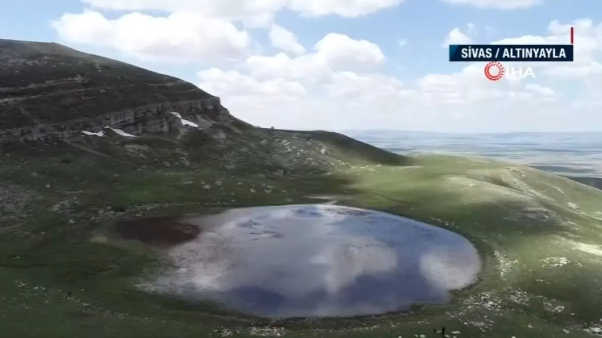 Sivas'ta binlerce yıllık göl kurudu! Tarihi göl iklim değişikliğine yenik düştü