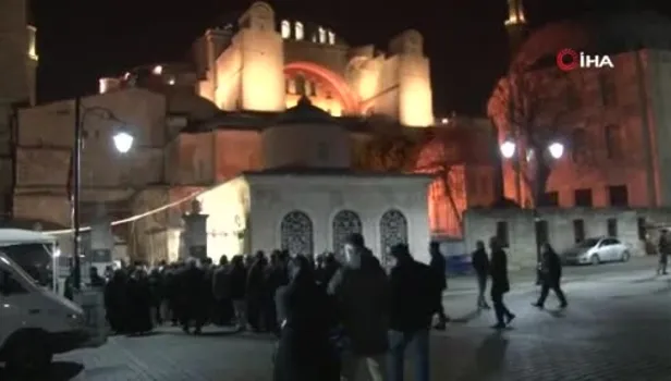 Ayasofya Camii yılın ilk sabah namazında doldu taştı