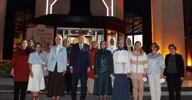 Başkan Recep Tayyip Erdoğan Kadın ve Demokrasi Derneği KADEM kampını ziyaret etti
