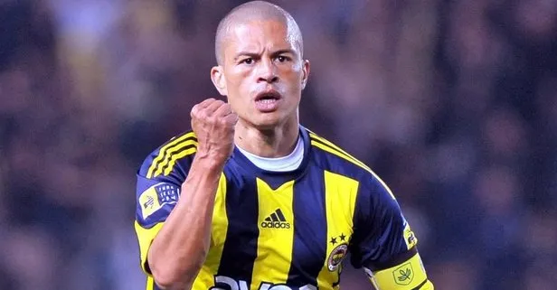 Fenerbahçeli eski futbolcu Alex de Souza imzayı attı: Sao Paulo takımına antrenör oldu
