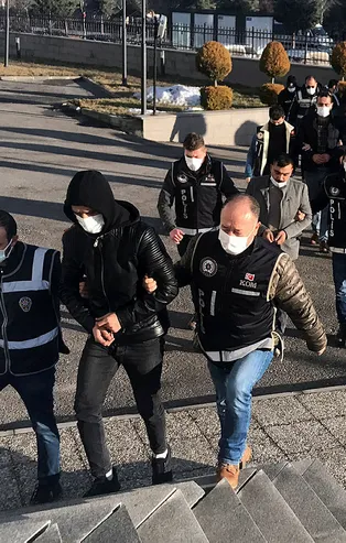 Karaman'da 'suç örgütü' operasyonu: 8 gözaltı