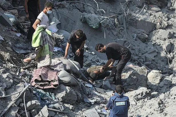 Kolombiya Cumhurbaşkanı Petro'dan, İsrail'e "beyaz fosfor bombası" tepkisi: "Ne olursa olsun yargılanmalı ve hapsedilmelidir"-4