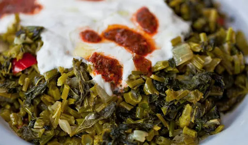 masterchef-ege-otlari-kavurmasi-tarifi-ege-otlari-kavurmasi-nasil-yapilir-malzemeleri-neler-1630696636513.jpg MasterChef Ege Otları Kavurması tarifi! Ege Otları Kavurması nasıl yapılır, malzemeleri neler?-3