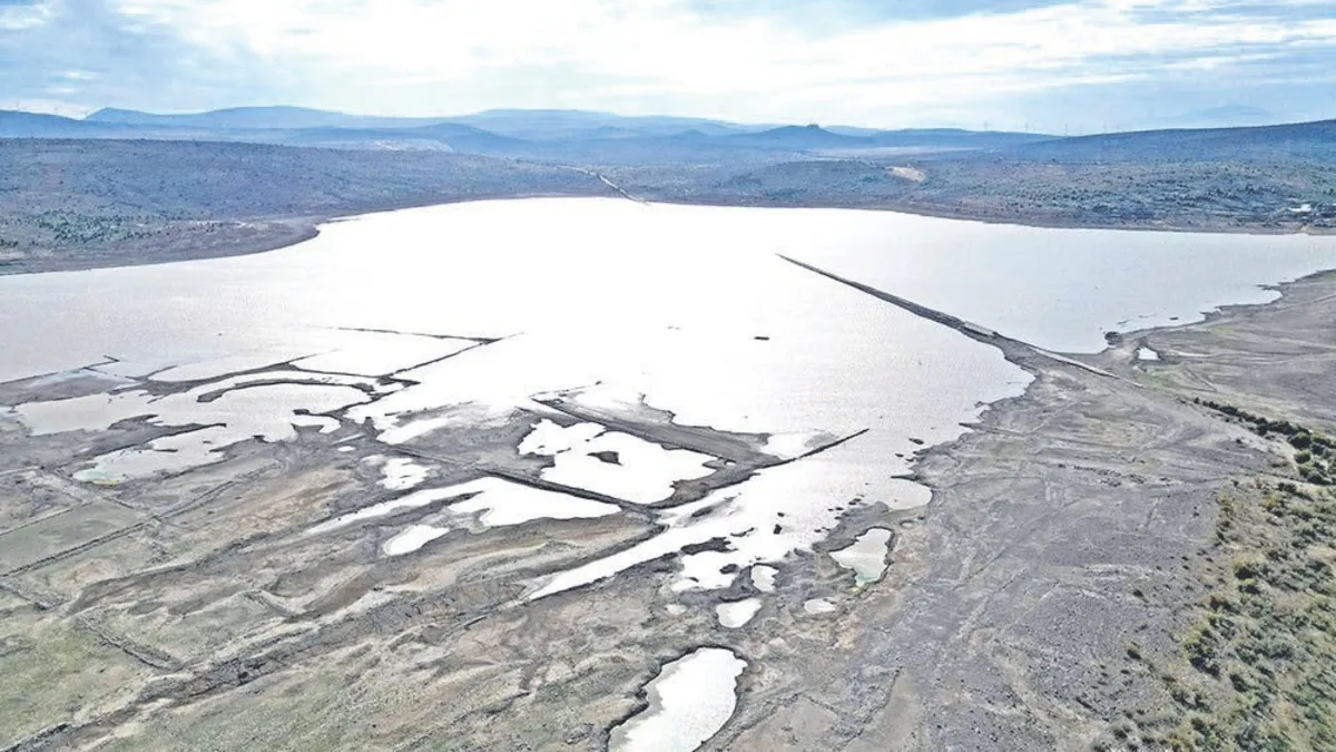 Çeşme'de kesinti 10 saate çıktı! Barajlardaki doluluk oranı yüzde 3'e düştü