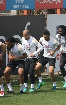 Galatasaray'da 3 yıldız satılıyor