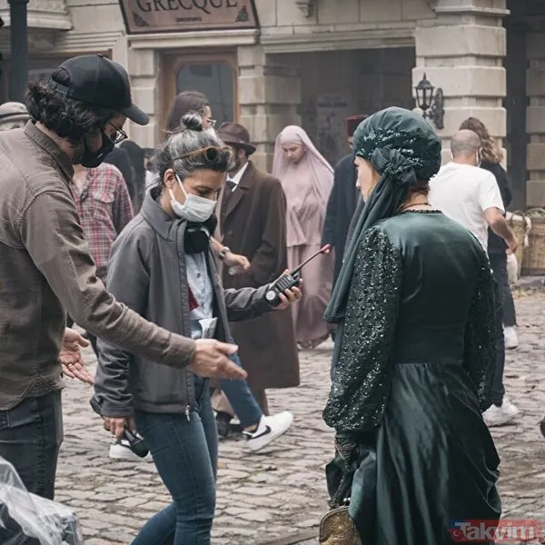 Netflix, İstanbul'un işgaline övgüler düzdü! 'Pera Palas'ta Gece Yarısı' paylaşımı büyük tepki çekti... - 24