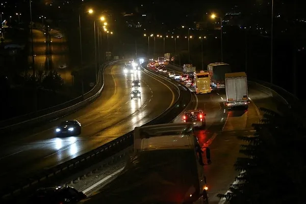 Kurban Bayramı trafiği TEM'i kilitledi! Yoğunluk 80 kilometre-1