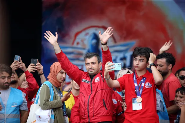 selcuk-bayraktar-teknofest-karadeniz-icin-tesekkur-paylasimi-yapti-seneye-istanbulda-gorusuruz-1662379417377.jpg Selçuk Bayraktar TEKNOFEST KARADENİZ için teşekkür paylaşımı yaptı: Seneye İstanbul'da görüşürüz-2