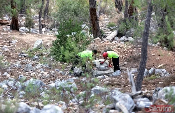 Türkiye Müslüme'ye ağlıyor! Müslüme’nin cenazesi dedesinin köyüne getirildi! Müslüme son yolculuğuna uğurlandı - 4